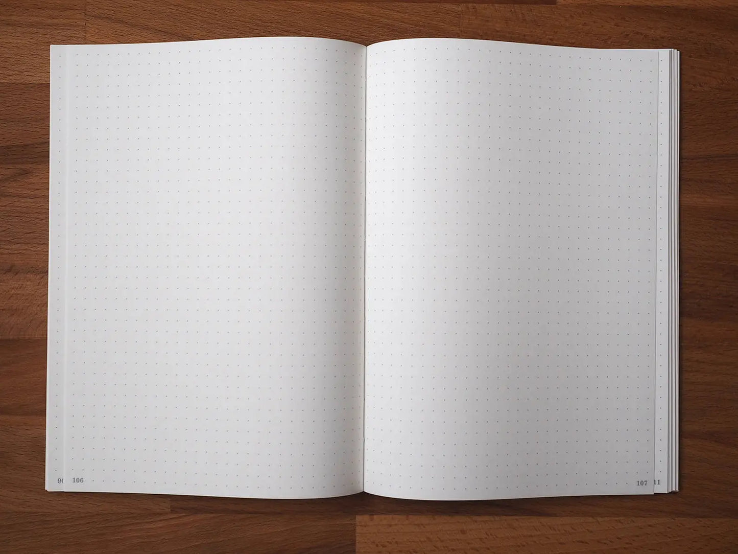 Breeze A5 Notebook with Tomoe River Paper Numbered Pages /WHITE